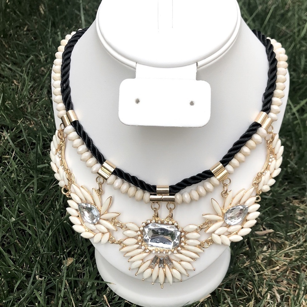 Ivory color gemstone cords necklace beaded.